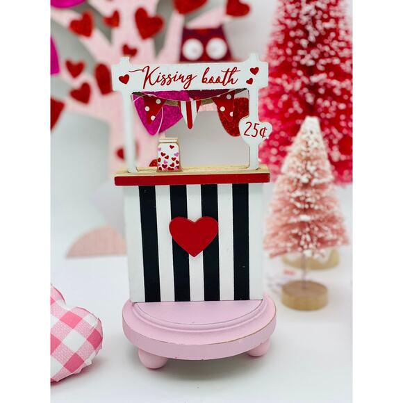 Mini Red and Black Kissing Booth Tiered Tray Decor - Picture 1 of 2